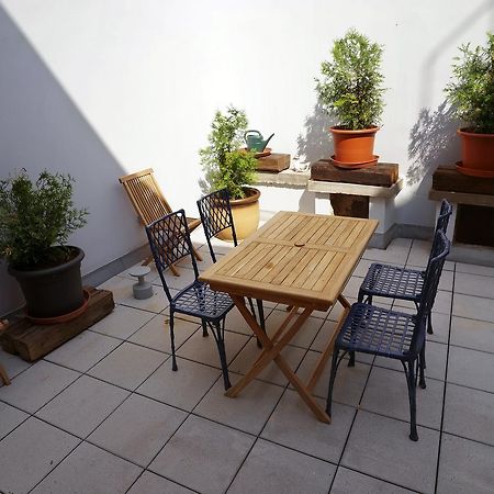 Apartments At The Blue Duckling Prague Exterior photo