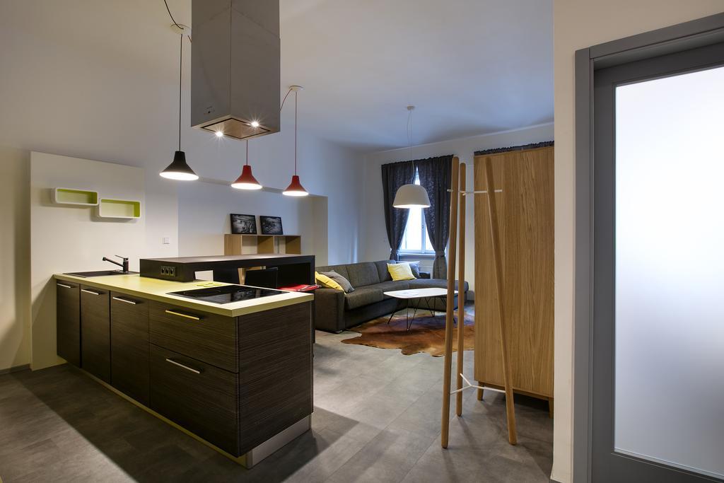 Apartments At The Blue Duckling Prague Exterior photo