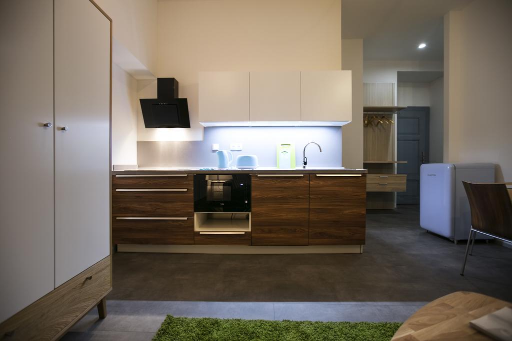 Apartments At The Blue Duckling Prague Exterior photo