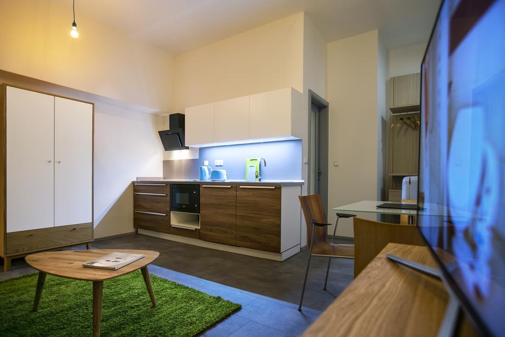 Apartments At The Blue Duckling Prague Exterior photo