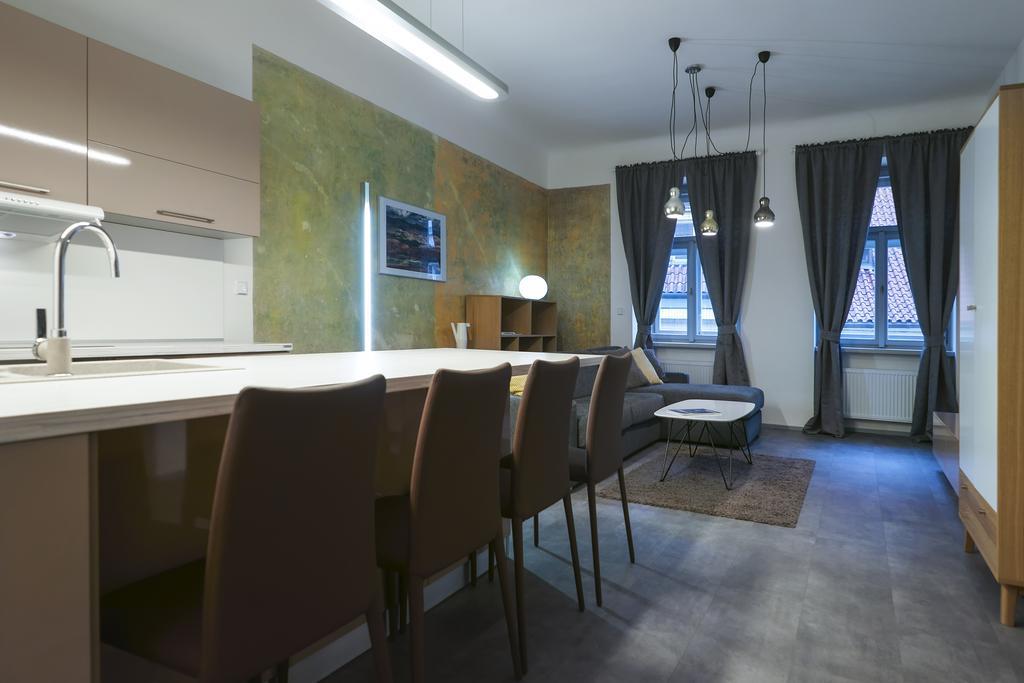 Apartments At The Blue Duckling Prague Exterior photo