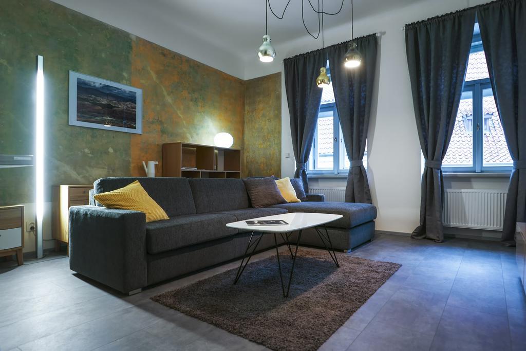 Apartments At The Blue Duckling Prague Exterior photo