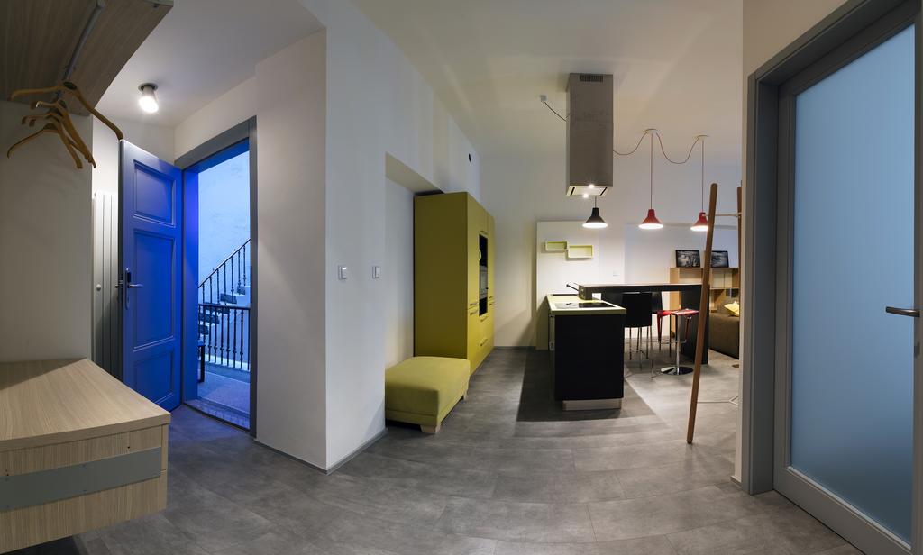 Apartments At The Blue Duckling Prague Exterior photo