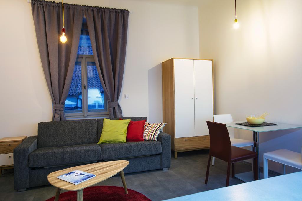 Apartments At The Blue Duckling Prague Exterior photo