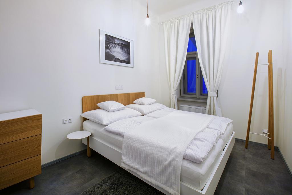 Apartments At The Blue Duckling Prague Exterior photo