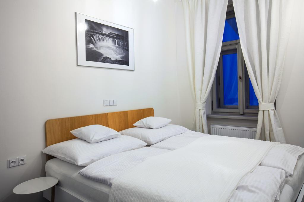 Apartments At The Blue Duckling Prague Exterior photo