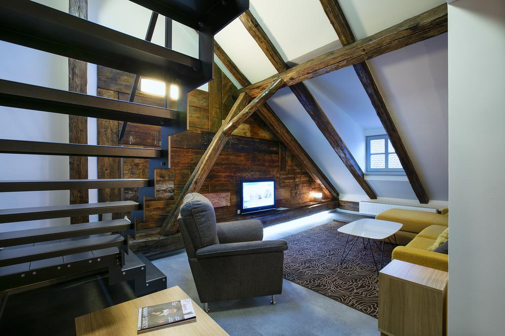 Apartments At The Blue Duckling Prague Exterior photo