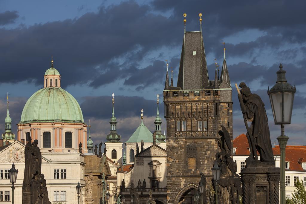 Apartments At The Blue Duckling Prague Exterior photo