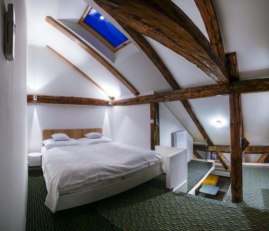 Apartments At The Blue Duckling Prague Exterior photo