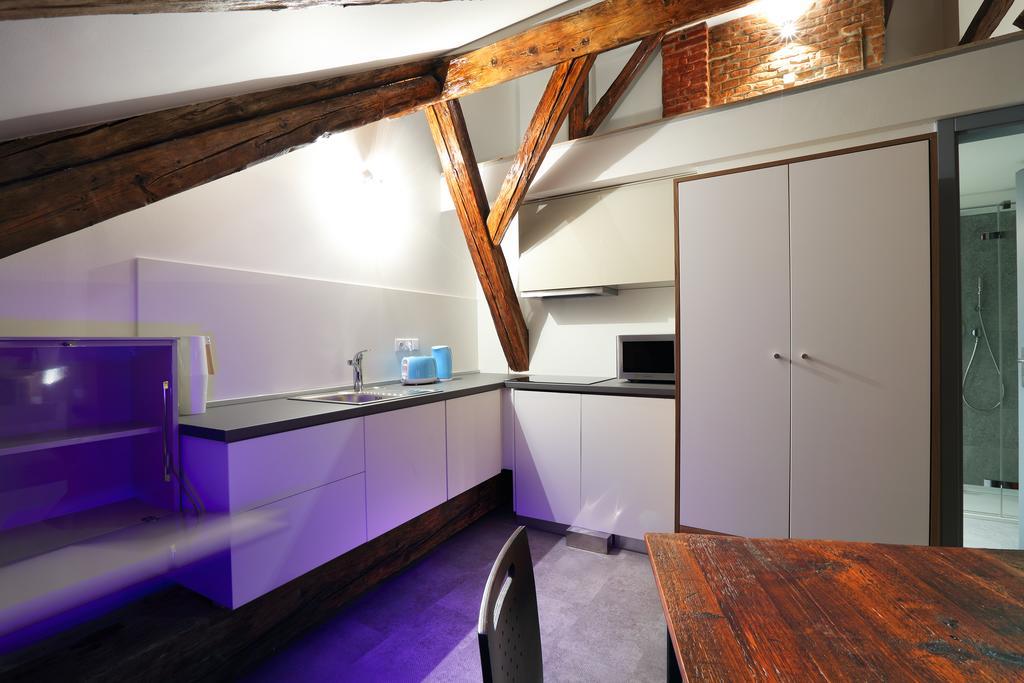 Apartments At The Blue Duckling Prague Exterior photo