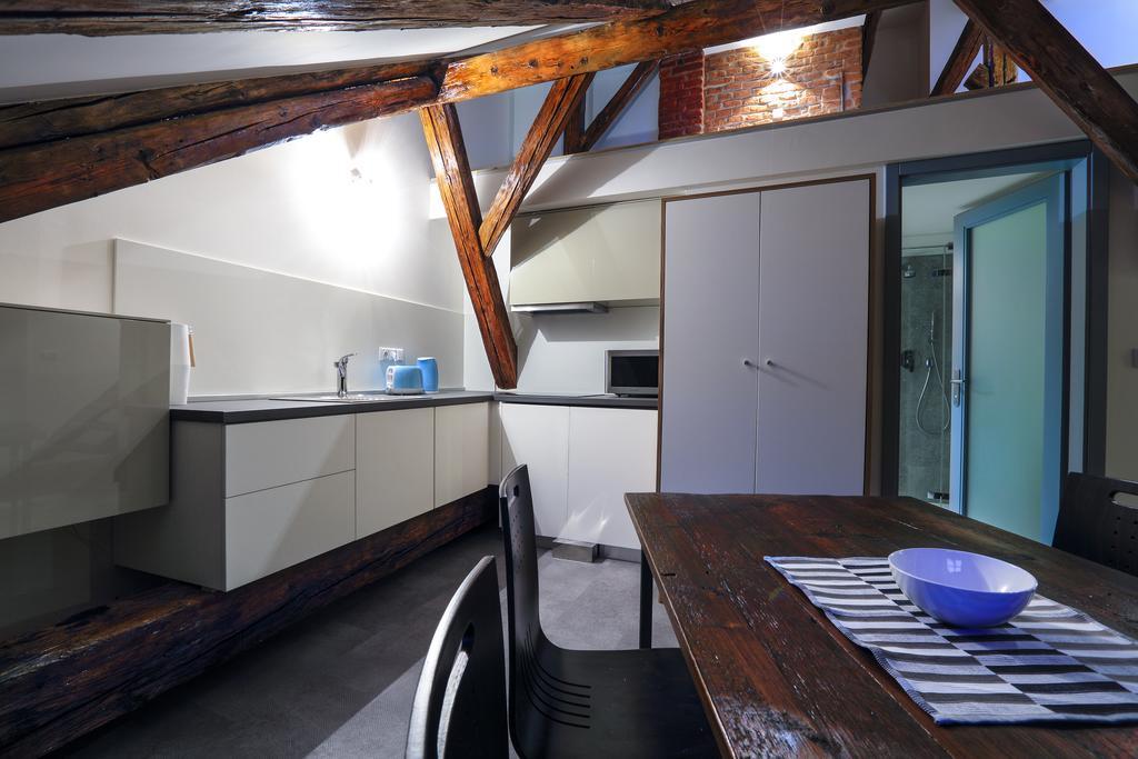 Apartments At The Blue Duckling Prague Exterior photo