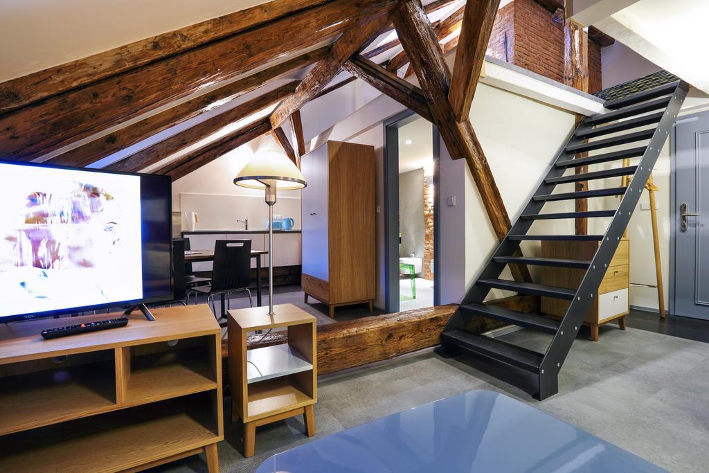 Apartments At The Blue Duckling Prague Exterior photo