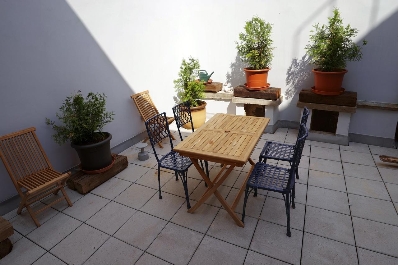 Apartments At The Blue Duckling Prague Exterior photo