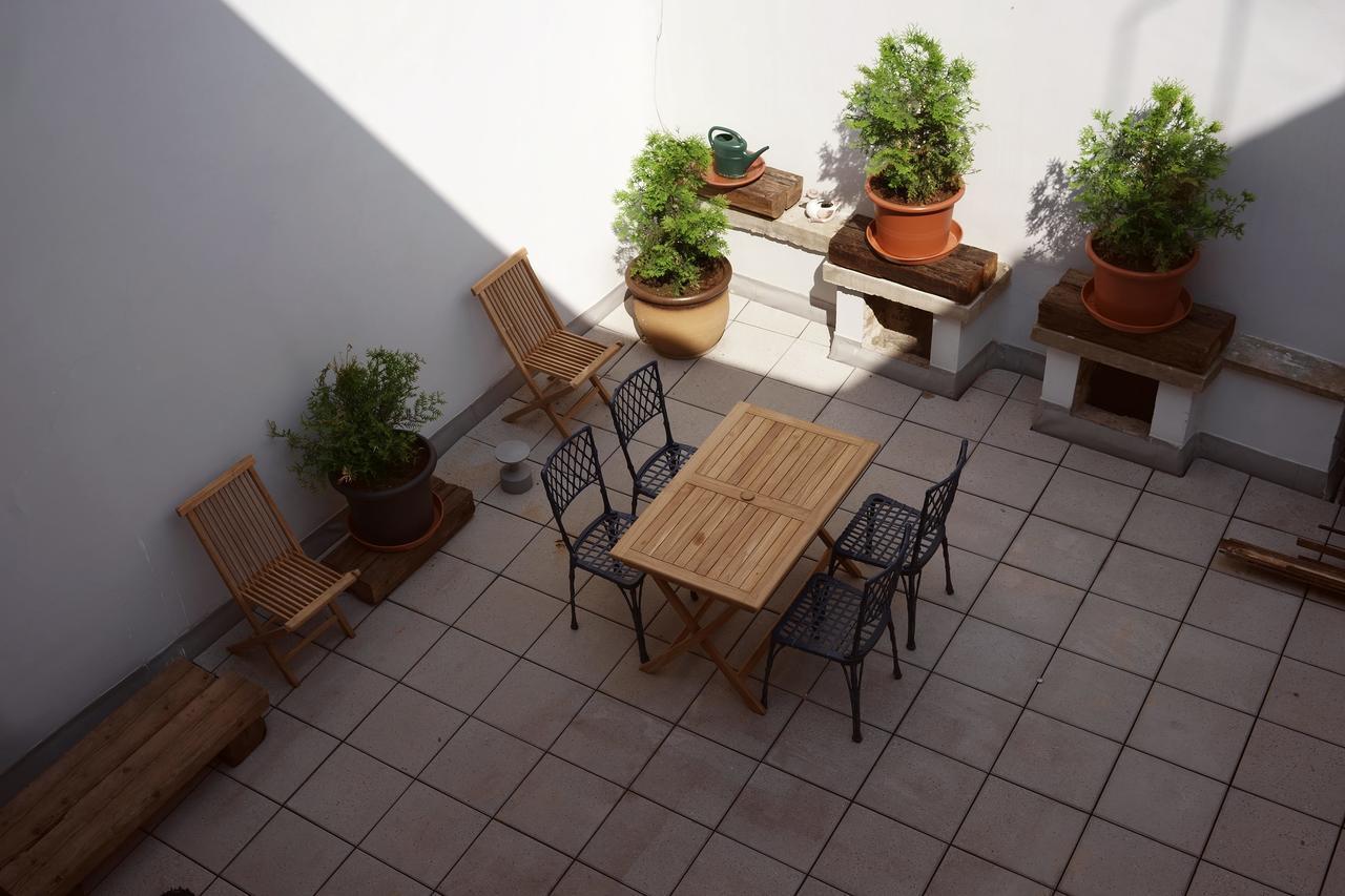 Apartments At The Blue Duckling Prague Exterior photo
